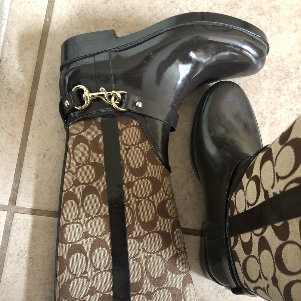 Boots - Picture 3 of 5